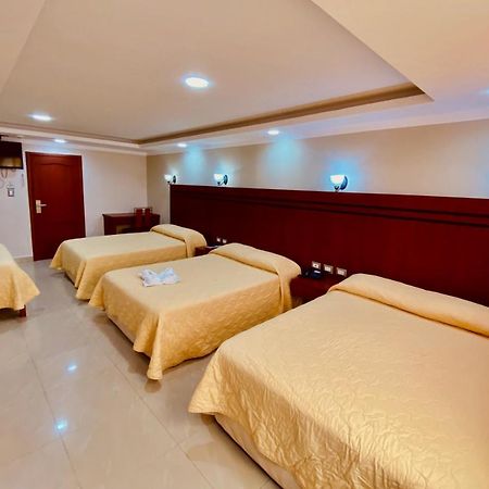 Hotel Adriand's Machala Buitenkant foto