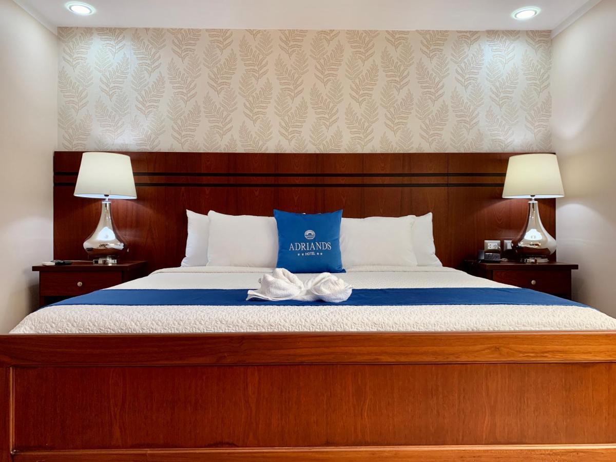 Hotel Adriand's Machala Buitenkant foto