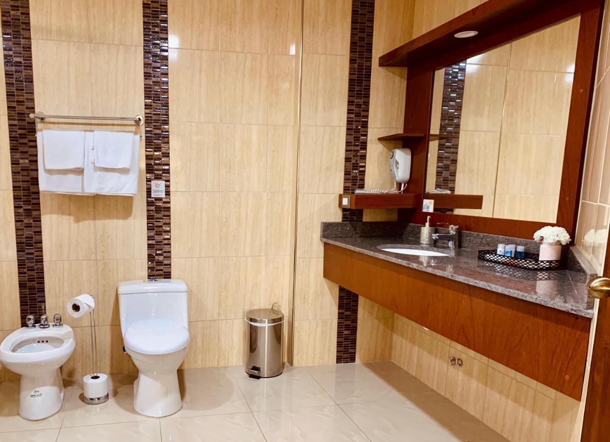 Hotel Adriand's Machala Buitenkant foto