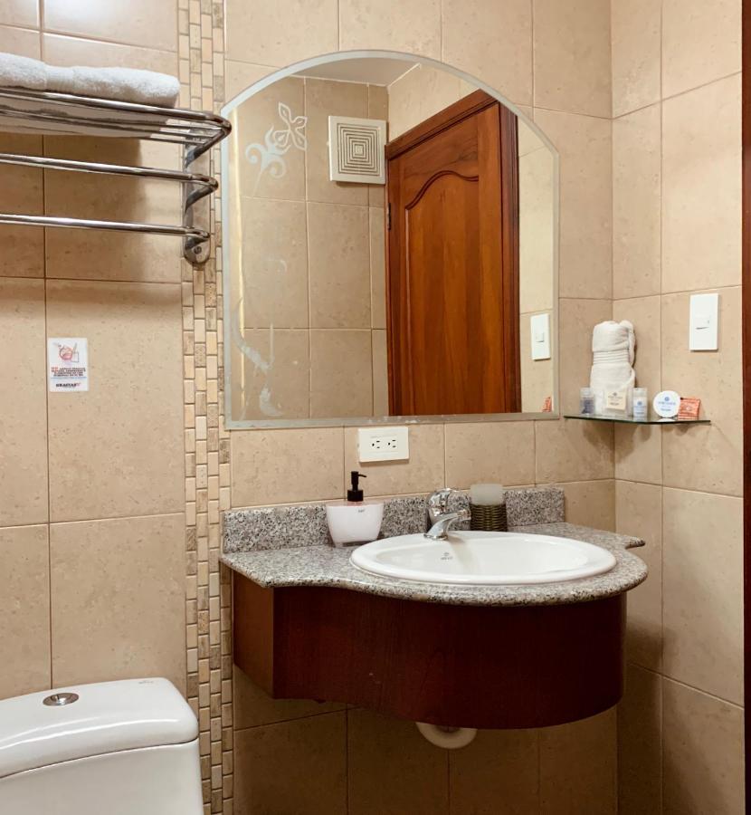 Hotel Adriand's Machala Buitenkant foto