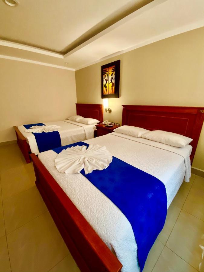 Hotel Adriand's Machala Buitenkant foto