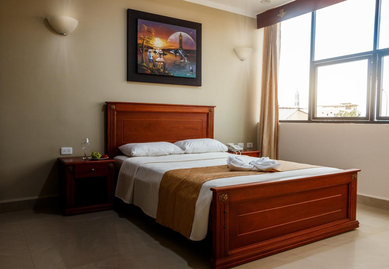 Hotel Adriand's Machala Buitenkant foto